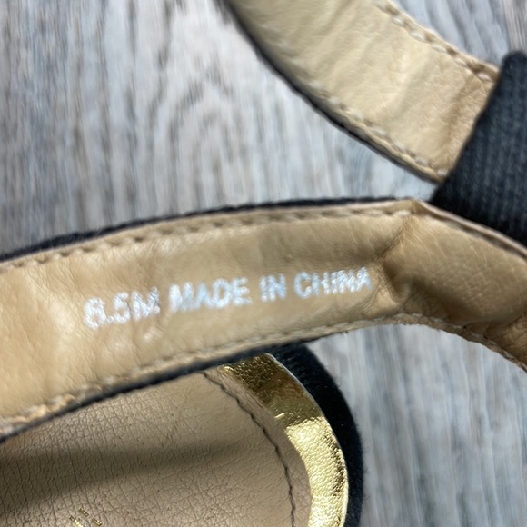 XOXO Platform Wedge Sandal, black Canvas with Canvas flower, size 8.5 - Picture 6 of 9